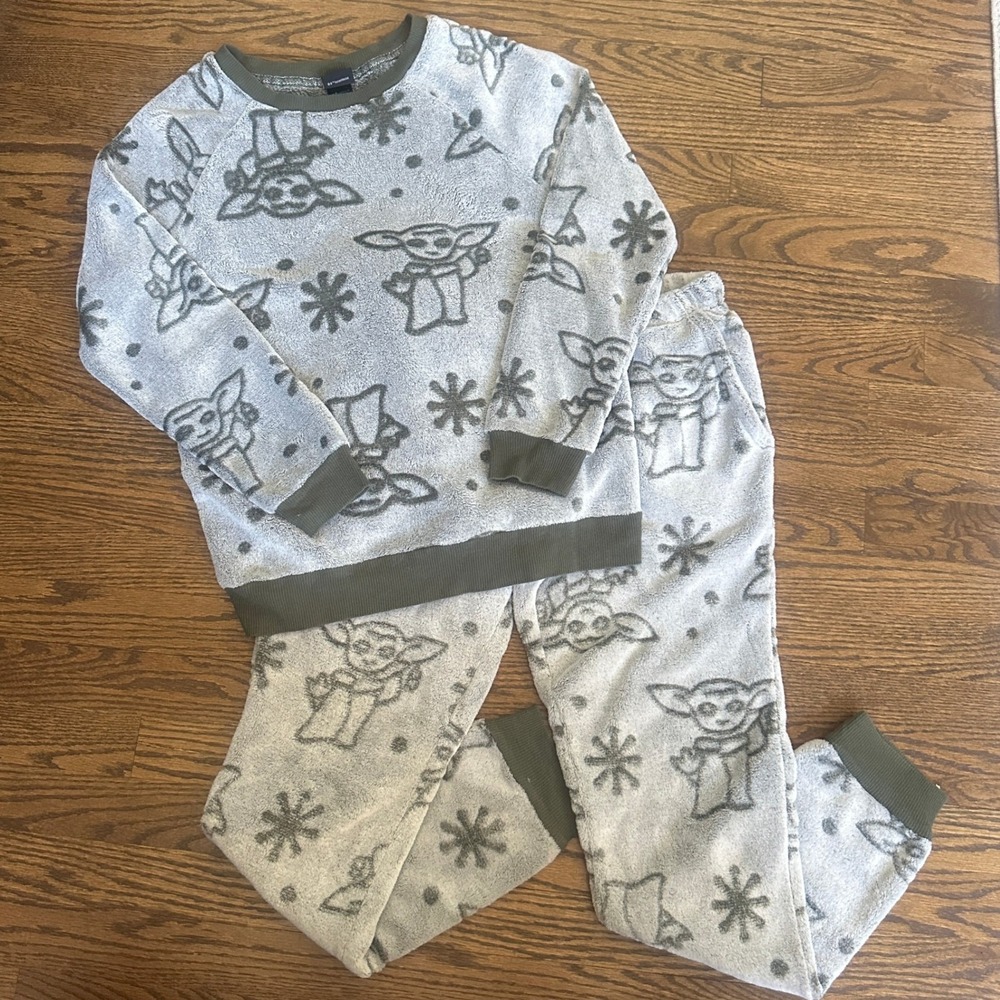 Star Wars Grogu Pajama Set Women Small Gray Fleece Baby Yoda Sleepwear Lounge